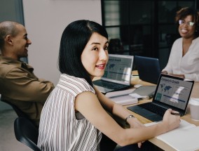 成人午夜妓女视频信贷领域，金融风暴的重灾区