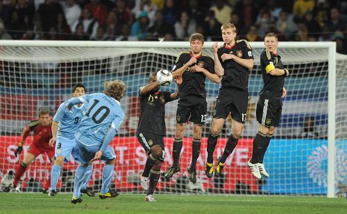 2010年世界杯，德国与乌拉圭的足球盛宴 2010德国vs乌拉圭