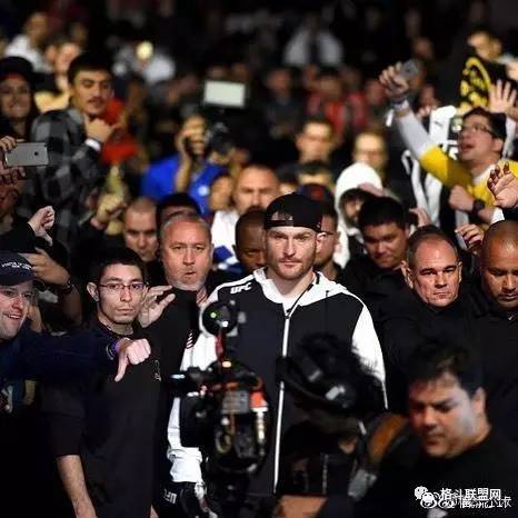 UFC 129，一场震撼全球的格斗盛宴 ufc129