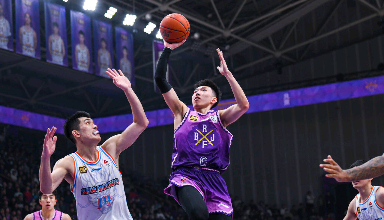 CBA赛场焦点对决，山东与北控的激烈交锋 cba山东vs北控
