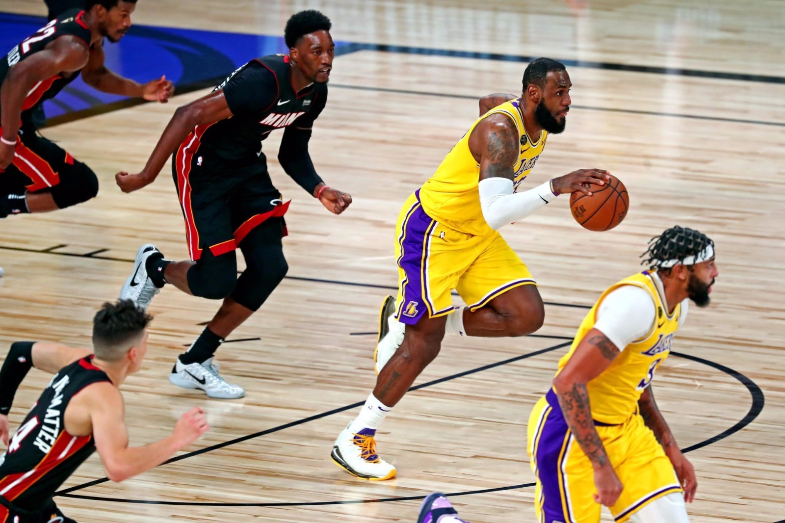 重温经典对决，NBA总决赛湖人VS热火回放 nba总决赛湖人vs热火回放