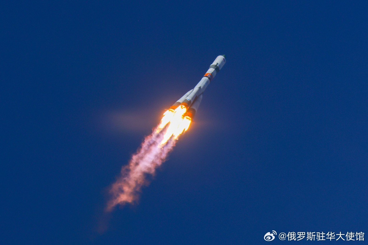 火箭VS录像，科技与体育的完美融合 火箭vS录像