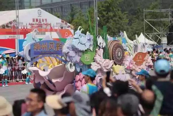 欧洲与亚洲，两大文明的对比与交融 欧洲vs亚洲