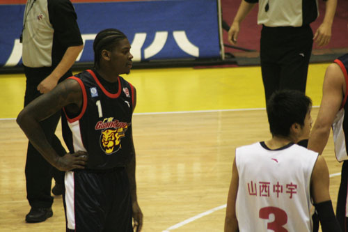 CBA赛场精彩对决，北京与广东录像回顾 cba北京vs广东录像