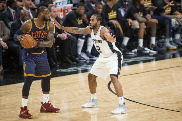 NBA湖人VS尼克斯，对决背后的故事与荣耀传承 nba湖人vs尼克斯