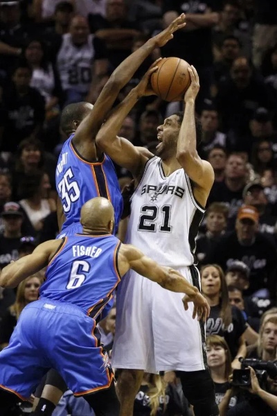 巅峰对决，2014年NBA小牛与马刺的季后赛激战 2014nba小牛vs马刺