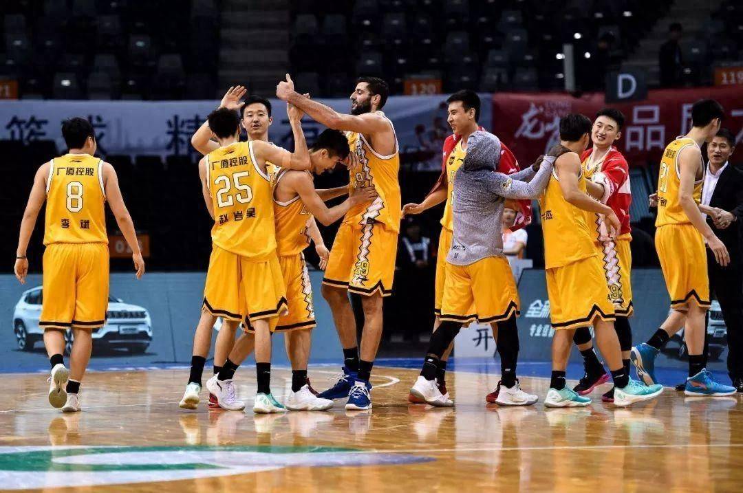 广厦与巨头的对决，一场不容错过的篮球盛宴 广厦vs