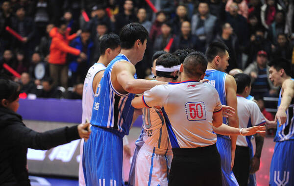 新疆与北京，一场精彩绝伦的较量—全场录像深度解析 新疆vs北京全场录像