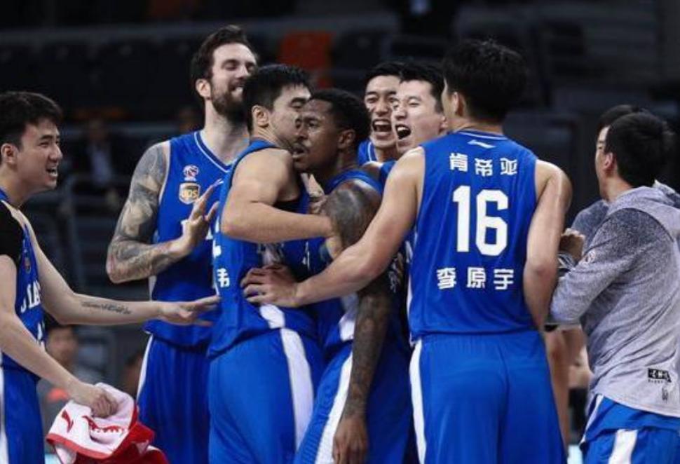 广厦与江苏，一场篮球盛宴的背后故事 广厦vs江苏
